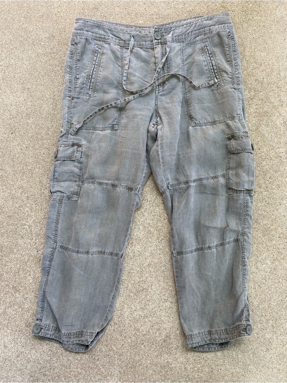 Tommy Bahama Olive Green Cropped Cargo Pants